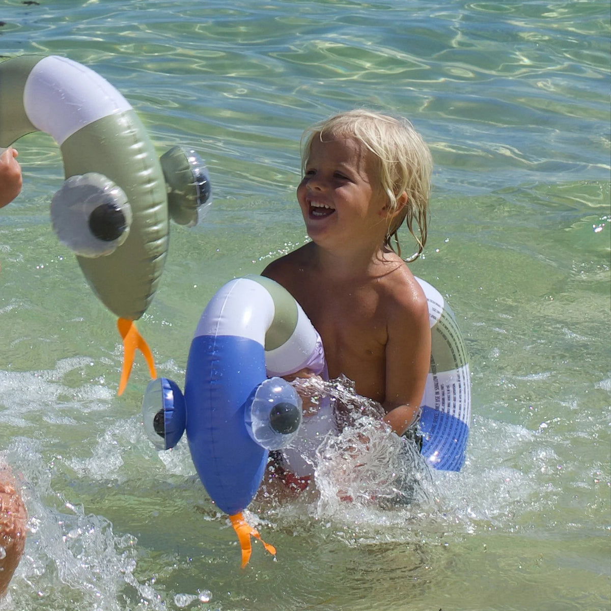 KIDS INFLATABLE NOODLE INTO THE WILD